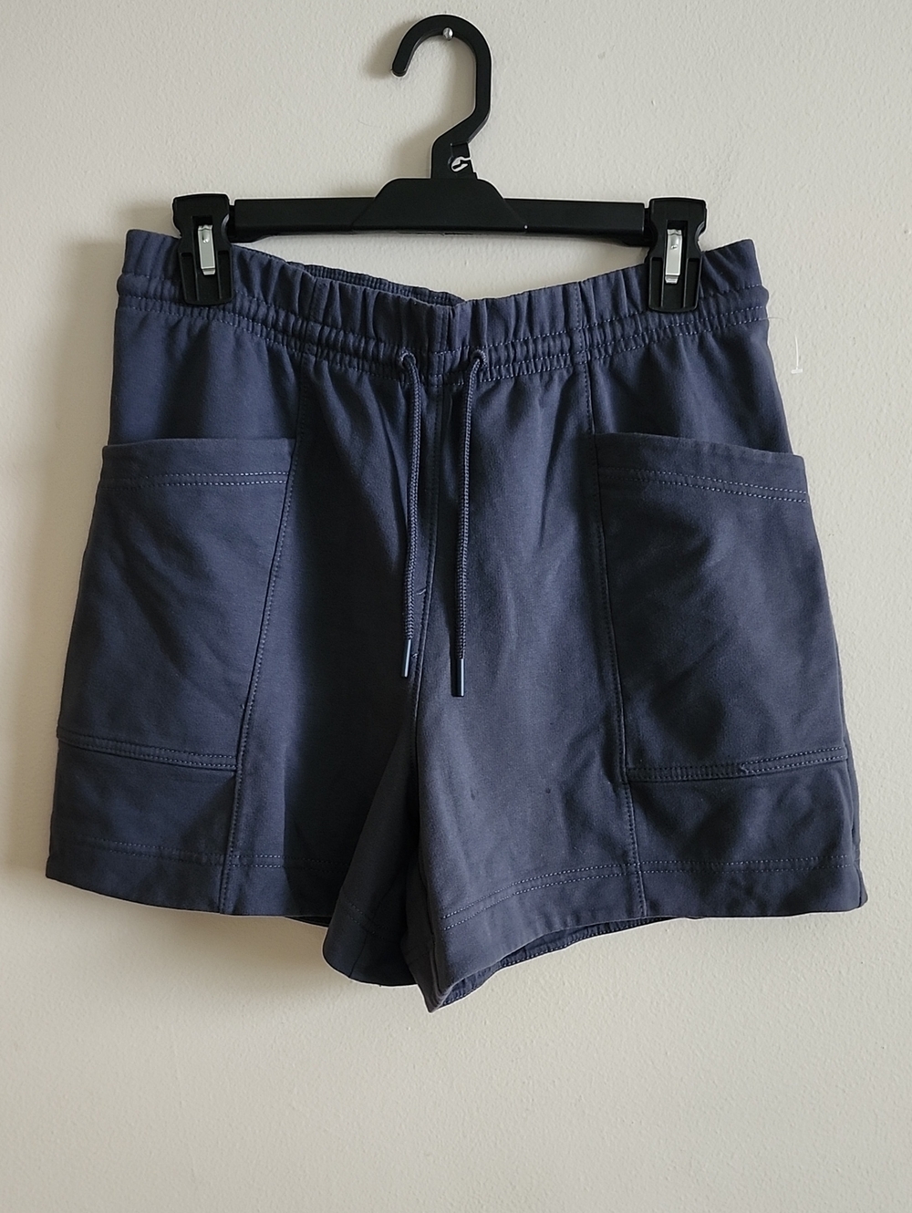 Athleta Dark Blue Elastic Waist Shorts Large Pockets Pull On Womens Small.